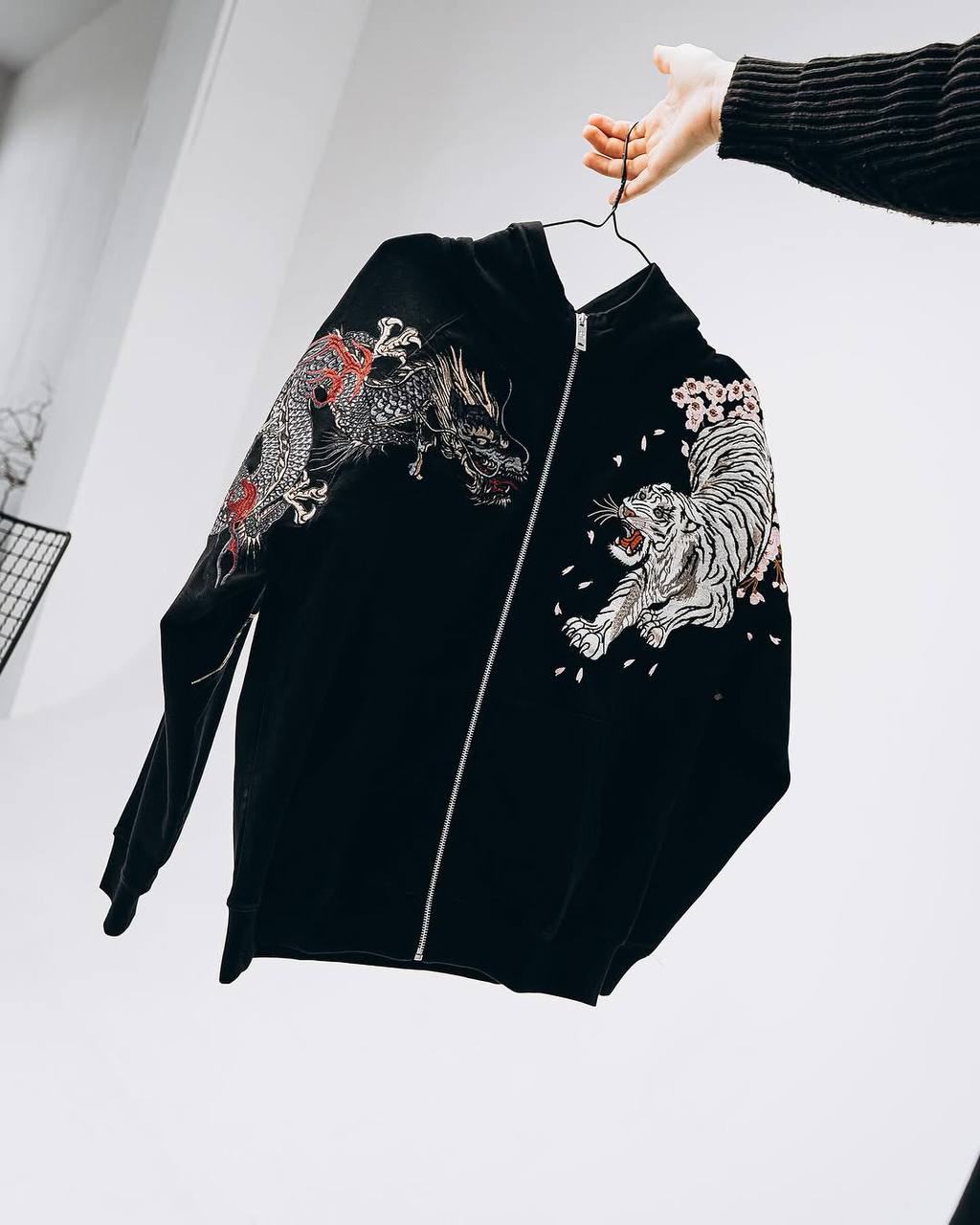 Gardiens Célestes — Hoodie Galerie — vue 14 | Artelure