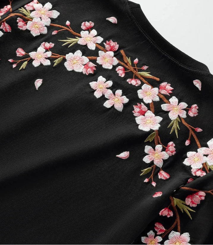 Floraison Sakura — T-shirt Brodé — vue 6 | Artelure
