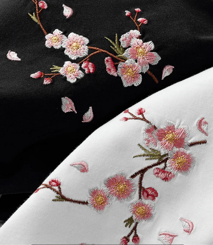 Floraison Sakura — T-shirt Brodé — vue 4 | Artelure